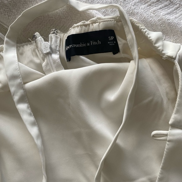 Abercrombie and Fitch Gown - Picture 4 of 5